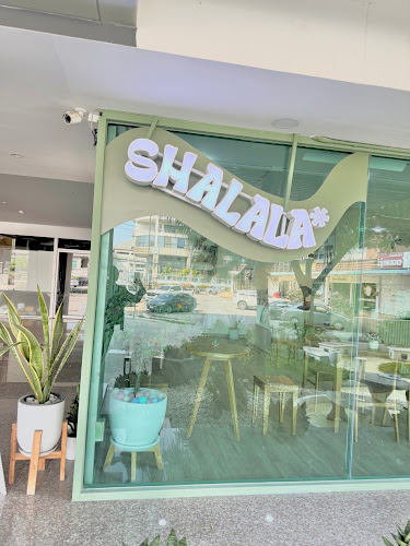 Shalala Cafe' X Studio (ชาลาล่า คาเฟ่) - การบริการอาหารและที่พัก