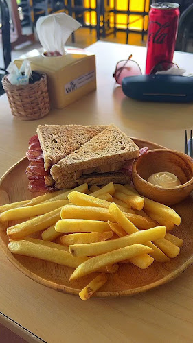 Opinii despre The Bread Basket Bakery & Cafe' în อำเภอกะทู้ - การบริการอาหารและที่พัก