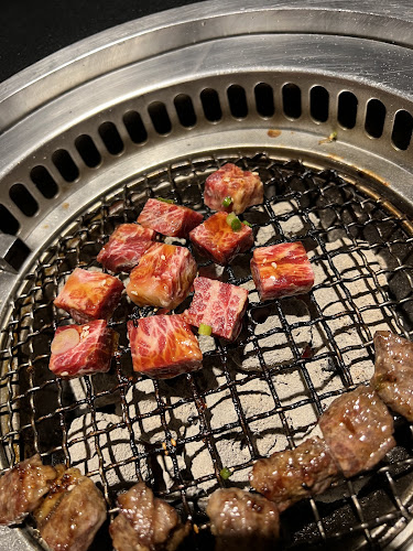 10 ถนน ถลาง ตำบลตลาดใหญ่ อำเภอเมืองภูเก็ต ภูเก็ต 83000