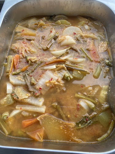 ข้าวแกงแม่รำพึง พัทยา เขาพระตำหนัก ซ.5 - การบริการอาหารและที่พัก