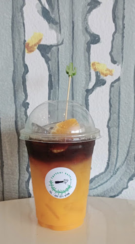 ทูเก็ตเตอร์ คอฟฟี่ - การบริการอาหารและที่พัก