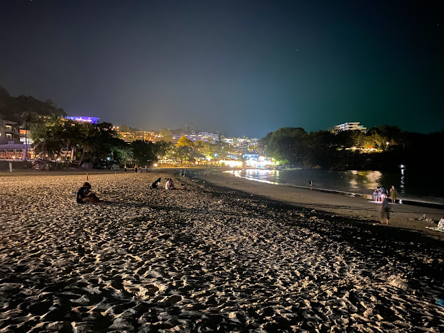 Kata street food - การบริการอาหารและที่พัก