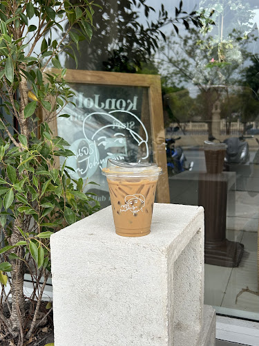 ฅนจร คอฟฟี่ สาขานครปฐม - การบริการอาหารและที่พัก