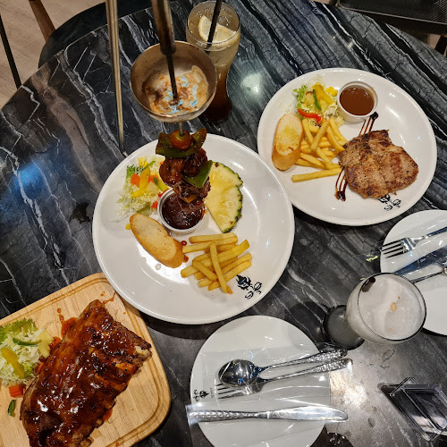 229 ถนน ศรีภูวนารถ ตำบล คอหงส์ อำเภอหาดใหญ่ สงขลา 90110