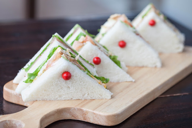 Opinii despre Roengjit Cafe Phuket în อำเภอเมืองภูเก็ต - การบริการอาหารและที่พัก