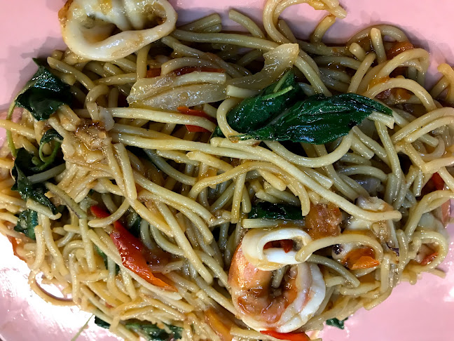 Blue Lagoon Thai & Seafood Restaurant - การบริการอาหารและที่พัก