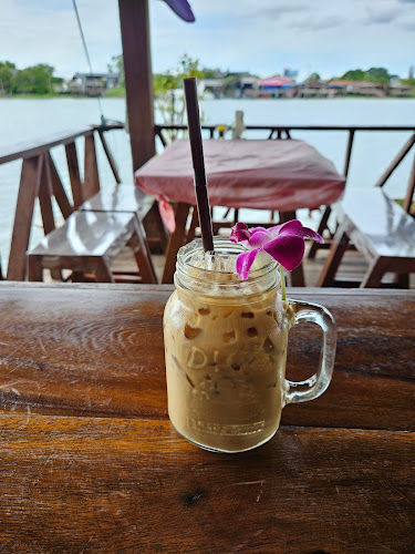 ริมระเบียง คาเฟ่