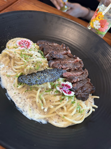 สามไบเถา คาเฟ่ แอนด์ บิสโตร