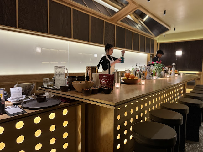 Fomo Barr - การบริการอาหารและที่พัก