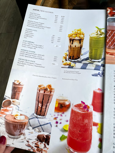 Hern Coffee and Bistro - อำเภอกะทู้