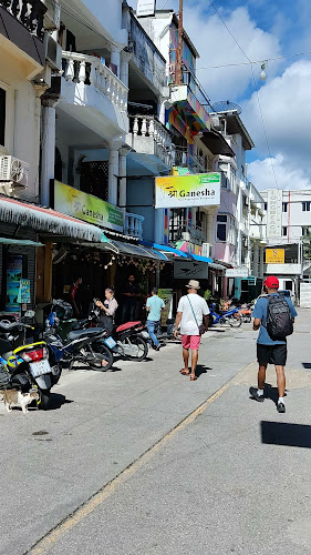 Opinii despre Shree Ganesha - Pure Vegetarian Restaurant în อำเภอกะทู้ - การบริการอาหารและที่พัก