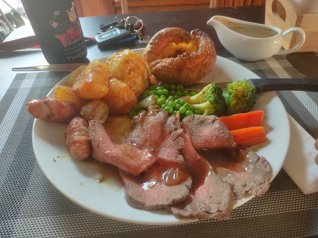 แฟnบอยส์ คาเฟ่ & เรสเตอรองท์ - อำเภอกะทู้