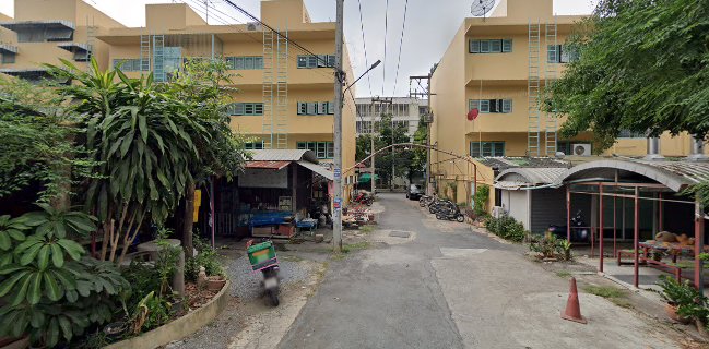 นายพิลึก คาเฟ่