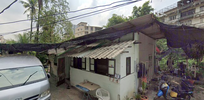 ร้านอะไรวะ