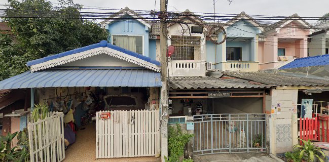 ร้านไก่ทอดเสียบไม้ & ชาไทย ชาเขียว