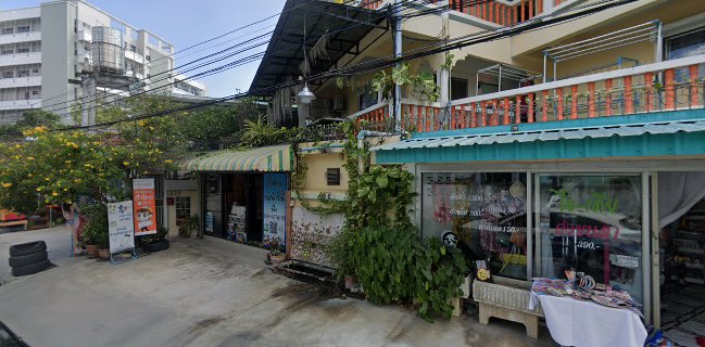 CHAM CAFE - การบริการอาหารและที่พัก
