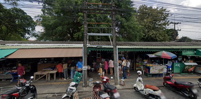 โอ้วเอ๋ว ตลาดฉำฉา