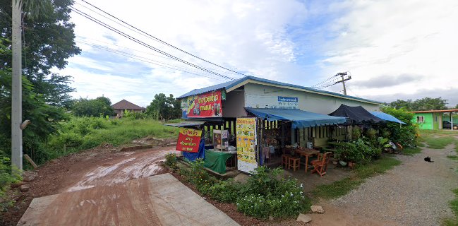Ban Kluai - Left green foodstall