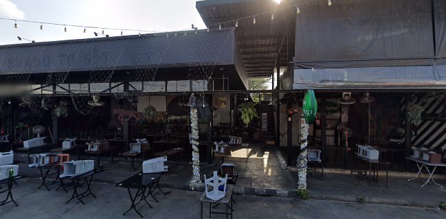 66 Zaap Bar-ตลาดนัดเรือบิน