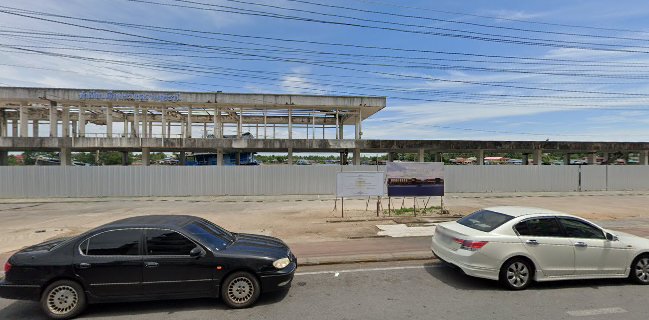 ท่าเทียบเรือประมงสุราษฎร์ธานี - การบริการอาหารและที่พัก