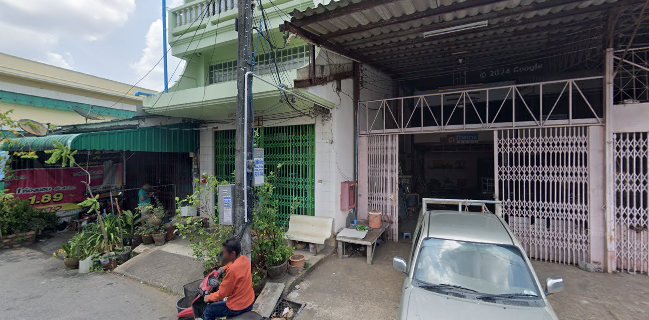 ร้านข้างหน้า