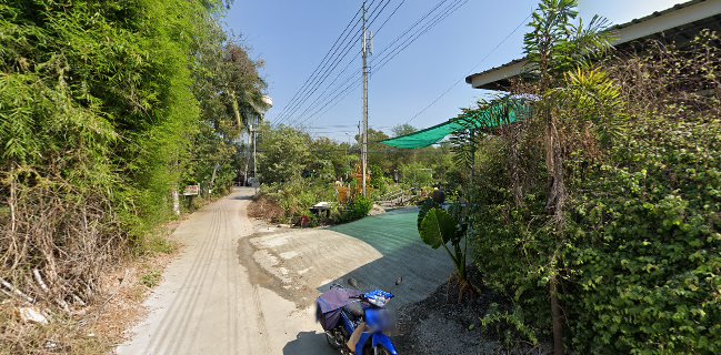 ไก่ย่างลูกชิ้นทอดพี่รัตน์