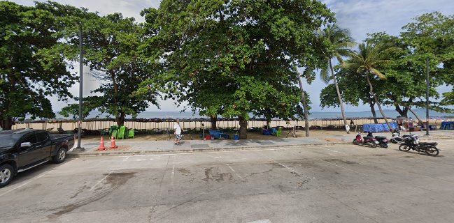 นนท์เตียงผ้าใบชายหาดจอมเทียน