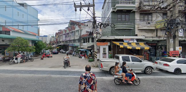 แม่ย่าคาเฟ่’