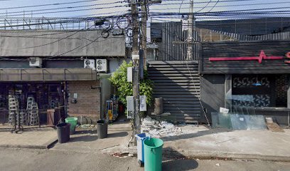 เอกเขนก ผับ